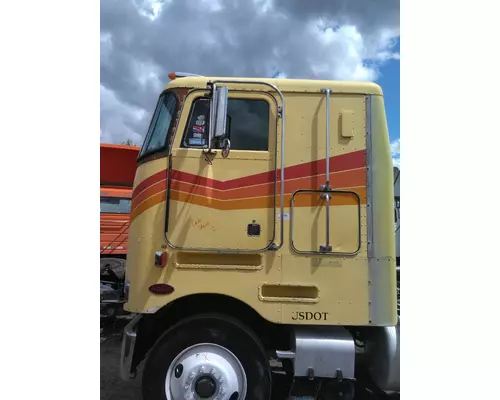 PETERBILT 362 CAB