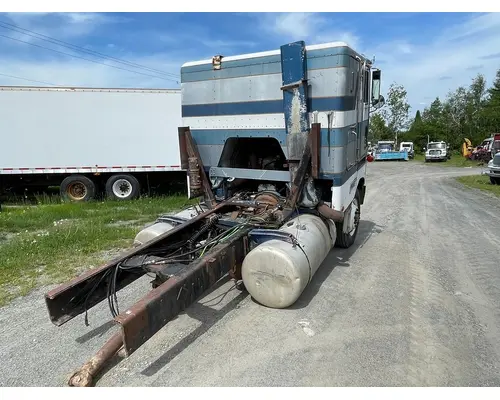 PETERBILT 362 Cab