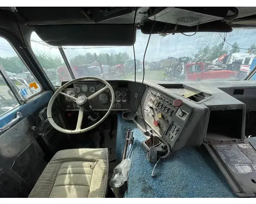 PETERBILT 362 Cab