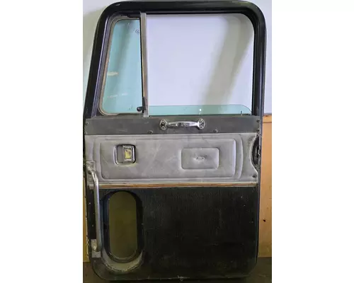 PETERBILT 362 Door Assembly, Front