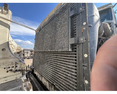 PETERBILT 365 Air Conditioner Condenser