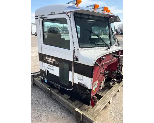 PETERBILT 365 Cab