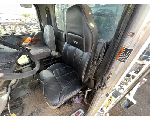 PETERBILT 365 Cab