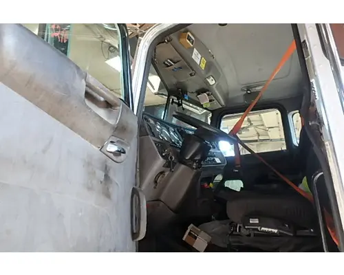 PETERBILT 365 Cab