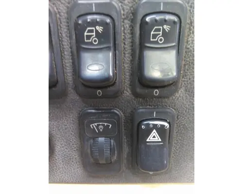 PETERBILT 365 DASH PANEL