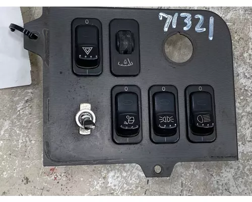 PETERBILT 365 Dash  Console Switch