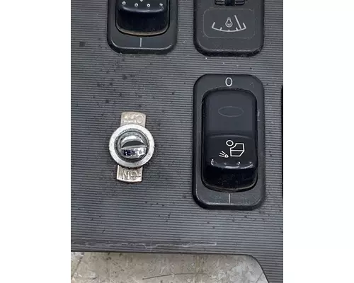 PETERBILT 365 Dash  Console Switch