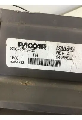 PETERBILT 365 Dash / Console Switch