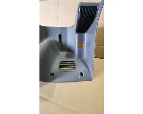 PETERBILT 365 Dash  Console Switch