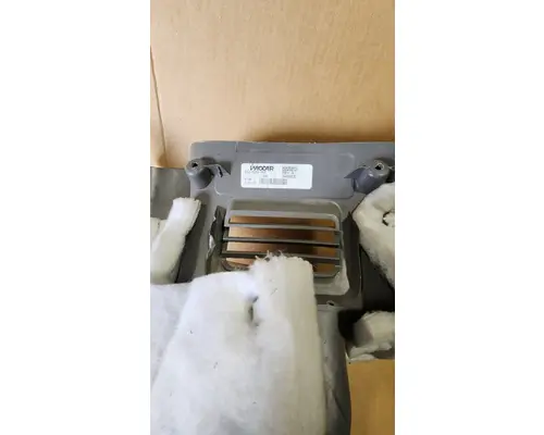 PETERBILT 365 Dash  Console Switch