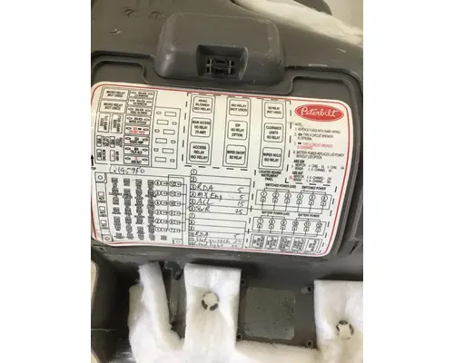 PETERBILT 365 Dash  Console Switch