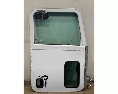 PETERBILT 365 Door Assembly, Front