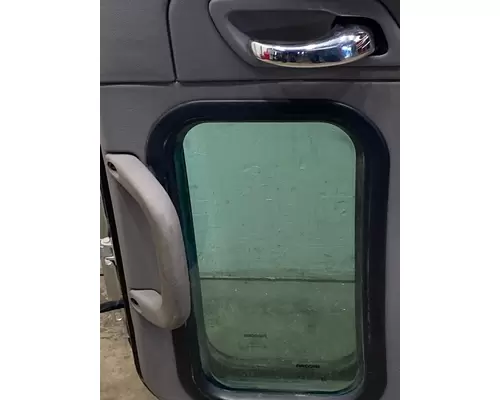 PETERBILT 365 Door Assembly, Front