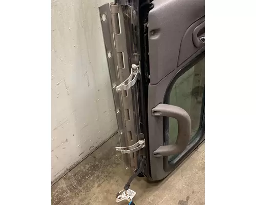 PETERBILT 365 Door Assembly, Front
