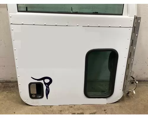 PETERBILT 365 Door Assembly, Front