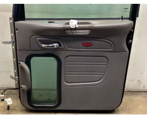 PETERBILT 365 Door Assembly, Front