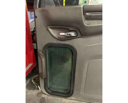 PETERBILT 365 Door Assembly, Front