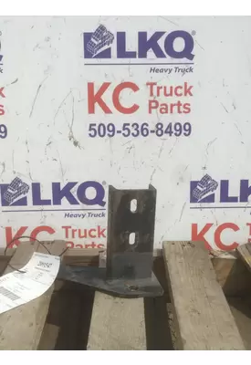 PETERBILT 365 FENDER BRACKET/MOUNT