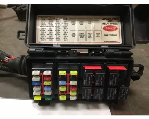 PETERBILT 365 FUSE BOX