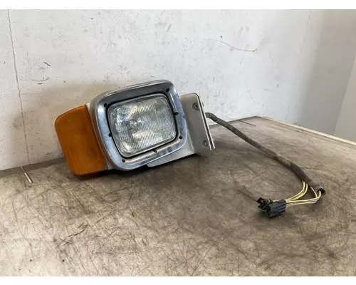 PETERBILT 365 Headlamp Assembly