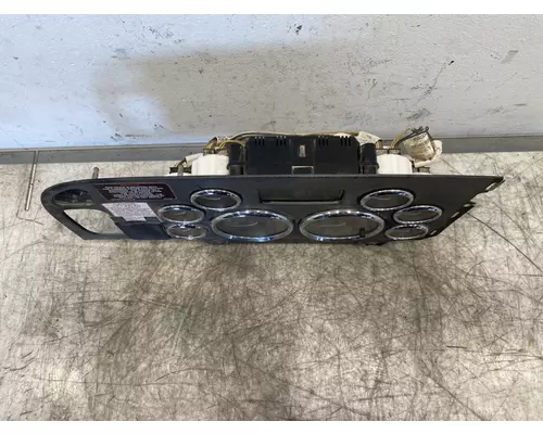 PETERBILT 365 Instrument Cluster