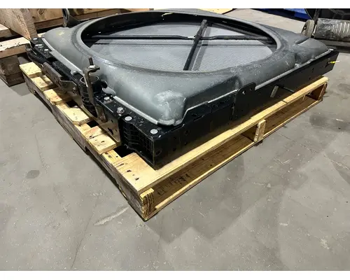 PETERBILT 365 Radiator