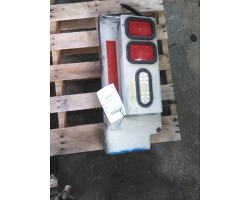 PETERBILT 365 STOP TURN TAIL LAMP