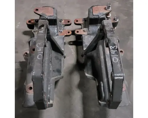 PETERBILT 365 Spring Hanger