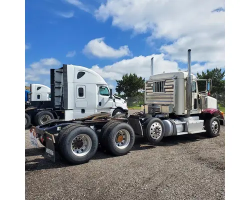 PETERBILT 367 Tri-axle Rebuilders