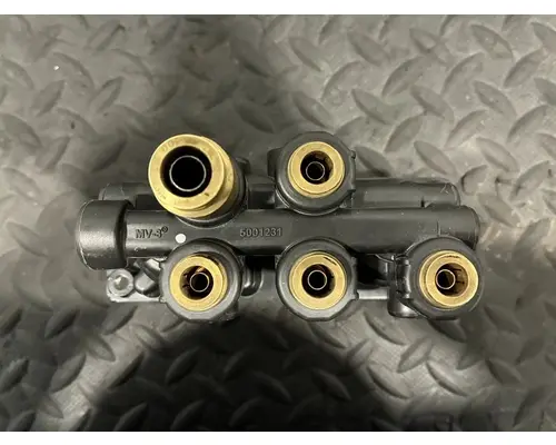 PETERBILT 367 Air Brake Dash Valve
