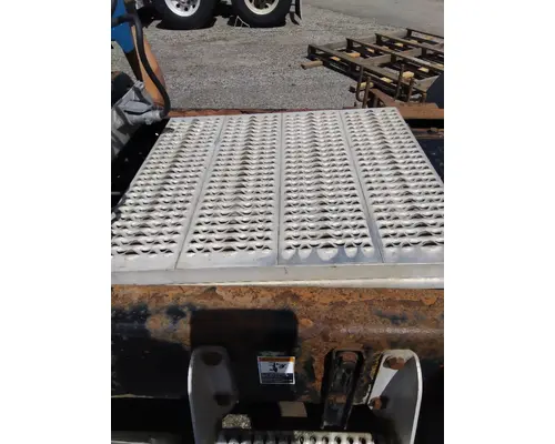 PETERBILT 367 BATTERY BOX