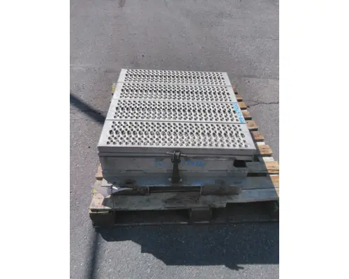 PETERBILT 367 BATTERY BOX