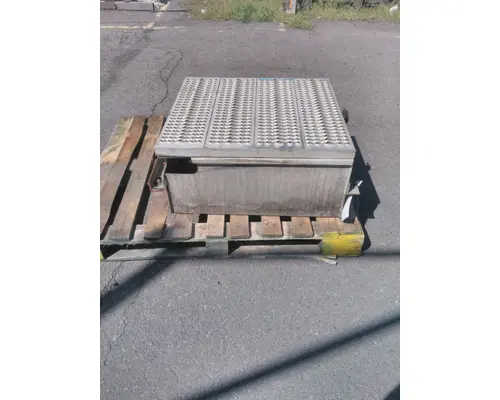 PETERBILT 367 BATTERY BOX