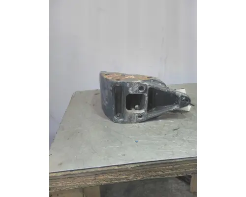 PETERBILT 367 CAB MOUNT,BRACKET