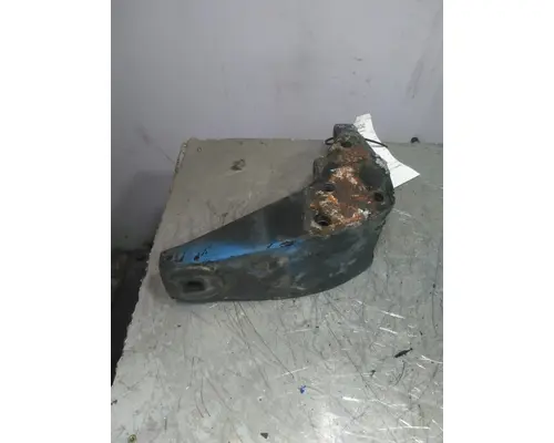 PETERBILT 367 CAB MOUNT,BRACKET