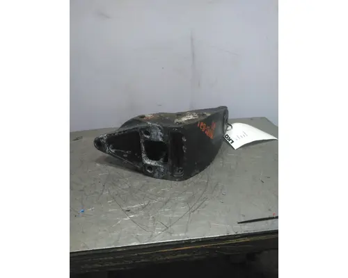 PETERBILT 367 CAB MOUNT,BRACKET