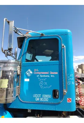 PETERBILT 367 CAB