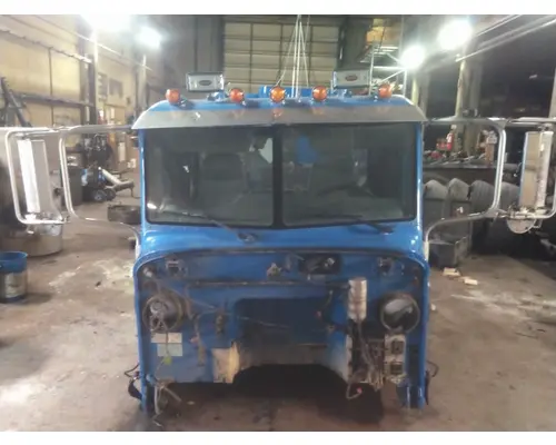 PETERBILT 367 CAB