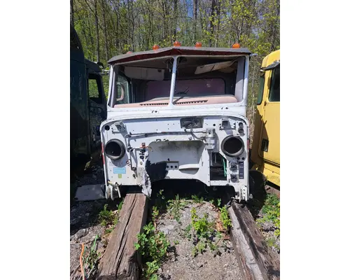 PETERBILT 367 Cab Mount