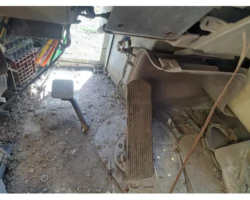 PETERBILT 367 Cab Mount