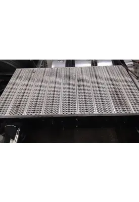 PETERBILT 367 DECK (CATWALK) STEP