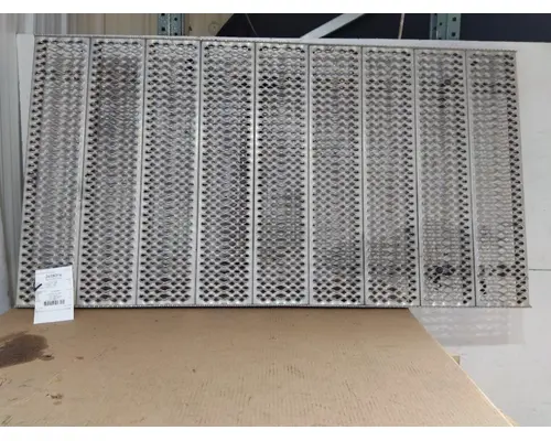 PETERBILT 367 DECK (CATWALK) STEP