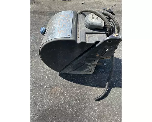 PETERBILT 367 DEF Tank