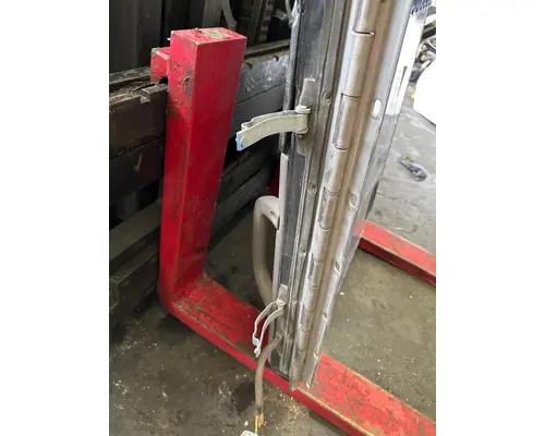 PETERBILT 367 Door Assembly, Front