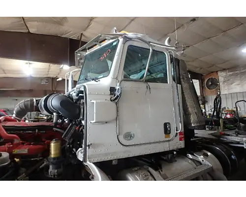 PETERBILT 367 Door Assembly, Front