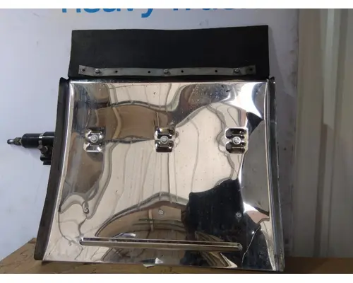 PETERBILT 367 FENDER, QUARTERHALF REAR