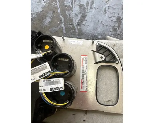 PETERBILT 367 Instrument Cluster