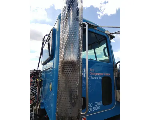 PETERBILT 367 MUFFLER SHIELD