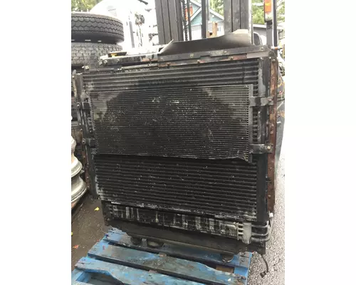 PETERBILT 367 Radiator