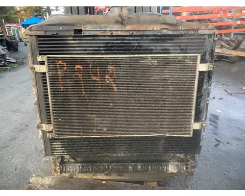 PETERBILT 367 Radiator